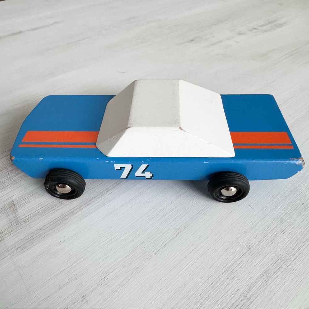 Candylab Blu 74 car